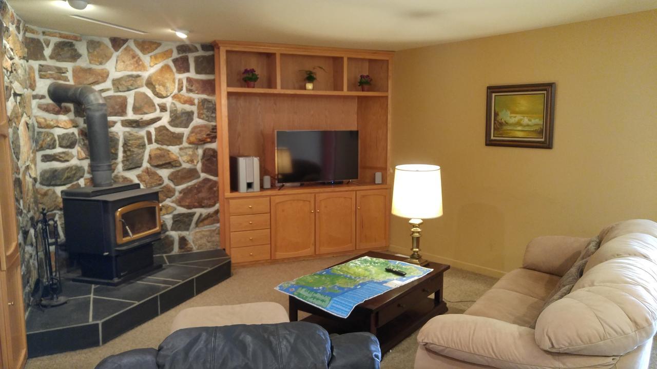Sunshine Coast Treetop B&B Sechelt Exterior foto